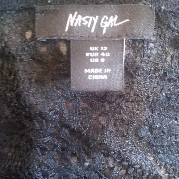 Nasty Gal Lace O Ring Black Flutter Bell Sleeves Top Size 8 - Picture 9 of 10